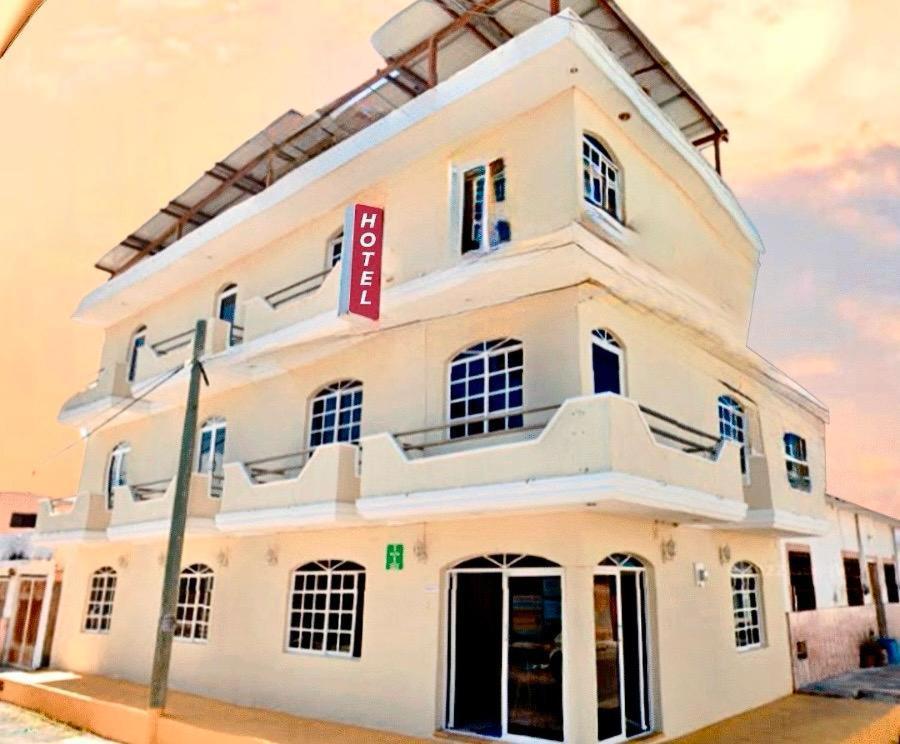 Hotel Baroni بروغريسو المظهر الخارجي الصورة